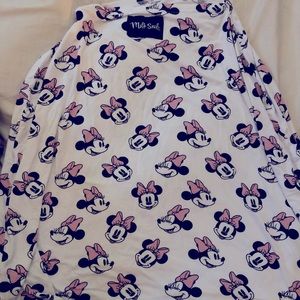 Milksnob x Disney car seat/breastfeeding cover.